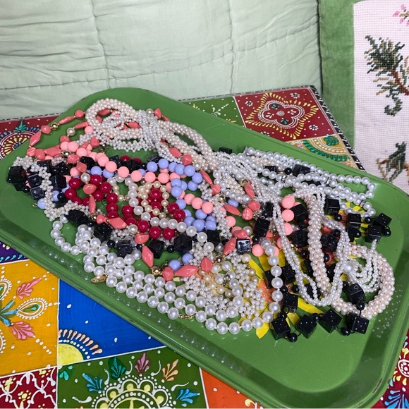 Junk Jewelry Lot - Picture 3 of 7